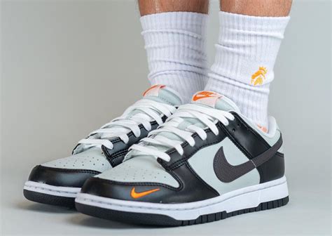 nike dunk low black total orange mini swoosh